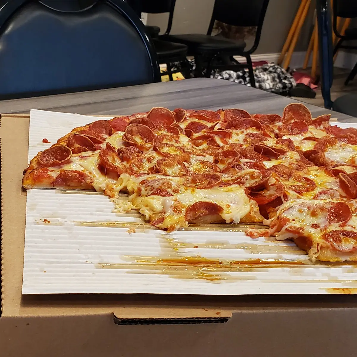 Large Pepperoni Pizza