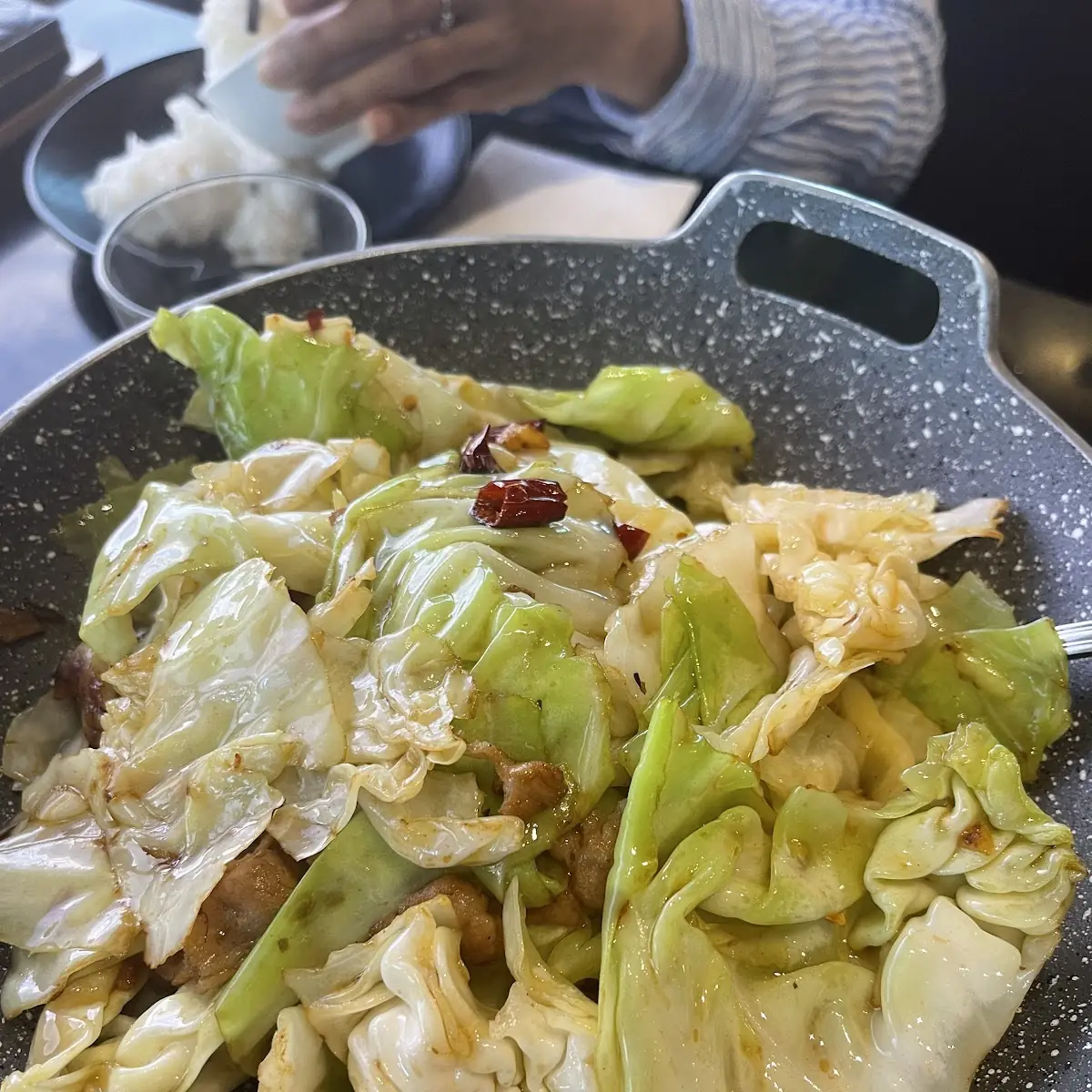 Shredded Cabbage with Sliced Pork