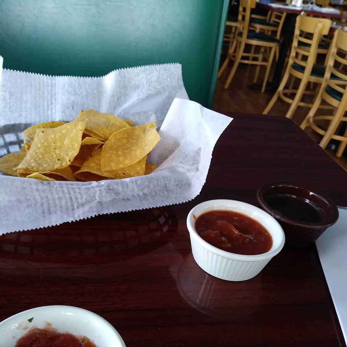 Queso Dip & Chips