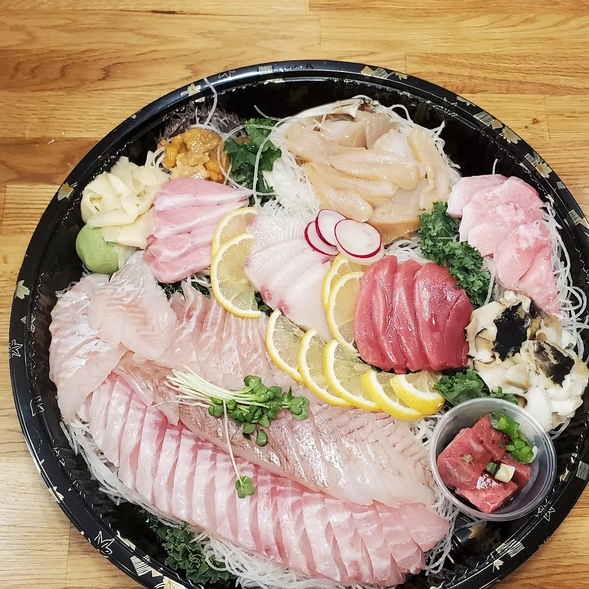 ASSORTED SASHIMI SET*