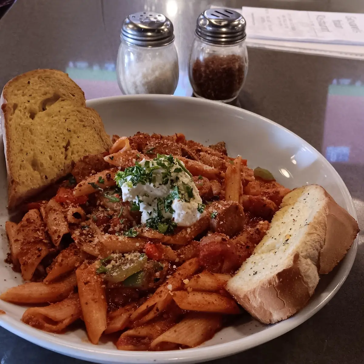Penne Salsiccia & Ricotta