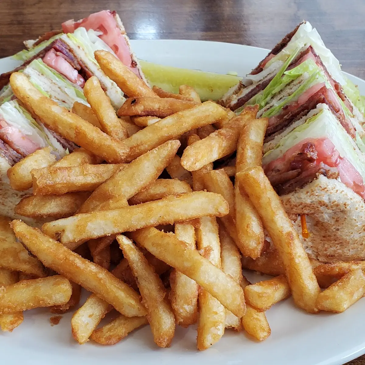 blt with Fries and Soup