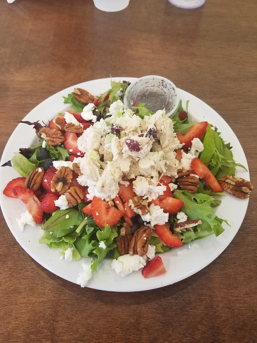Spinach Salad with Strawberries