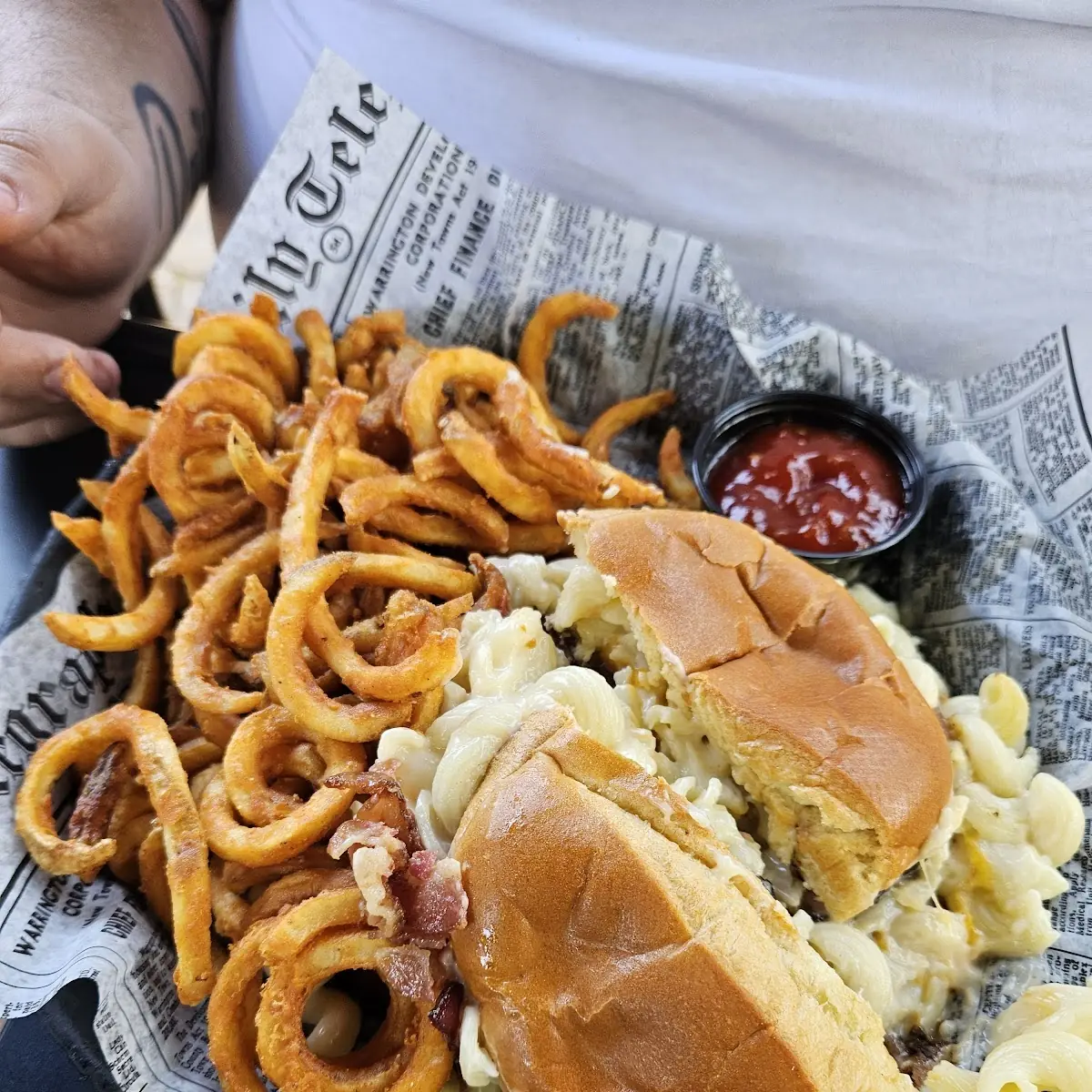 Jacked Mac Burger with Onion Rings