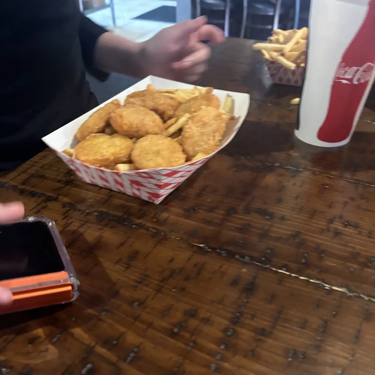 6 Chicken Nuggets w Fries