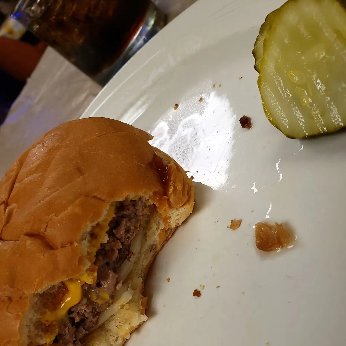 Cheeseburger with American Cheese Raw Onion