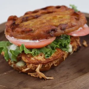 Chicken Cutlet Sandwich with Free Empanada Sandwich De Pollo