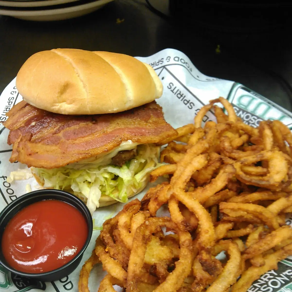 Bacon Cheeseburger w Onion Staws