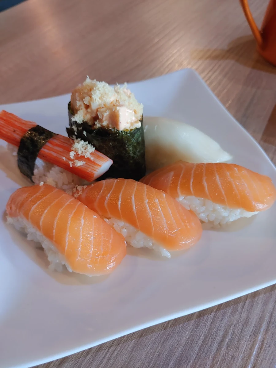 Salmon Sake Sushi 2 Pieces