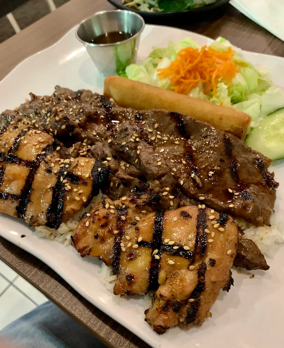 Bún Chả Giò Chay / Imprerial Rolls with Vermicelli and Salad