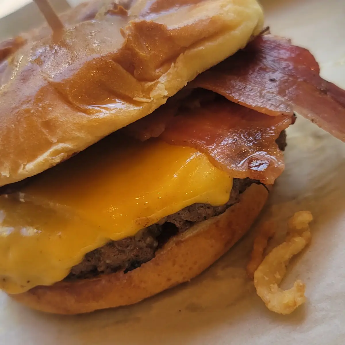 Dry BBQ Bacon Burger