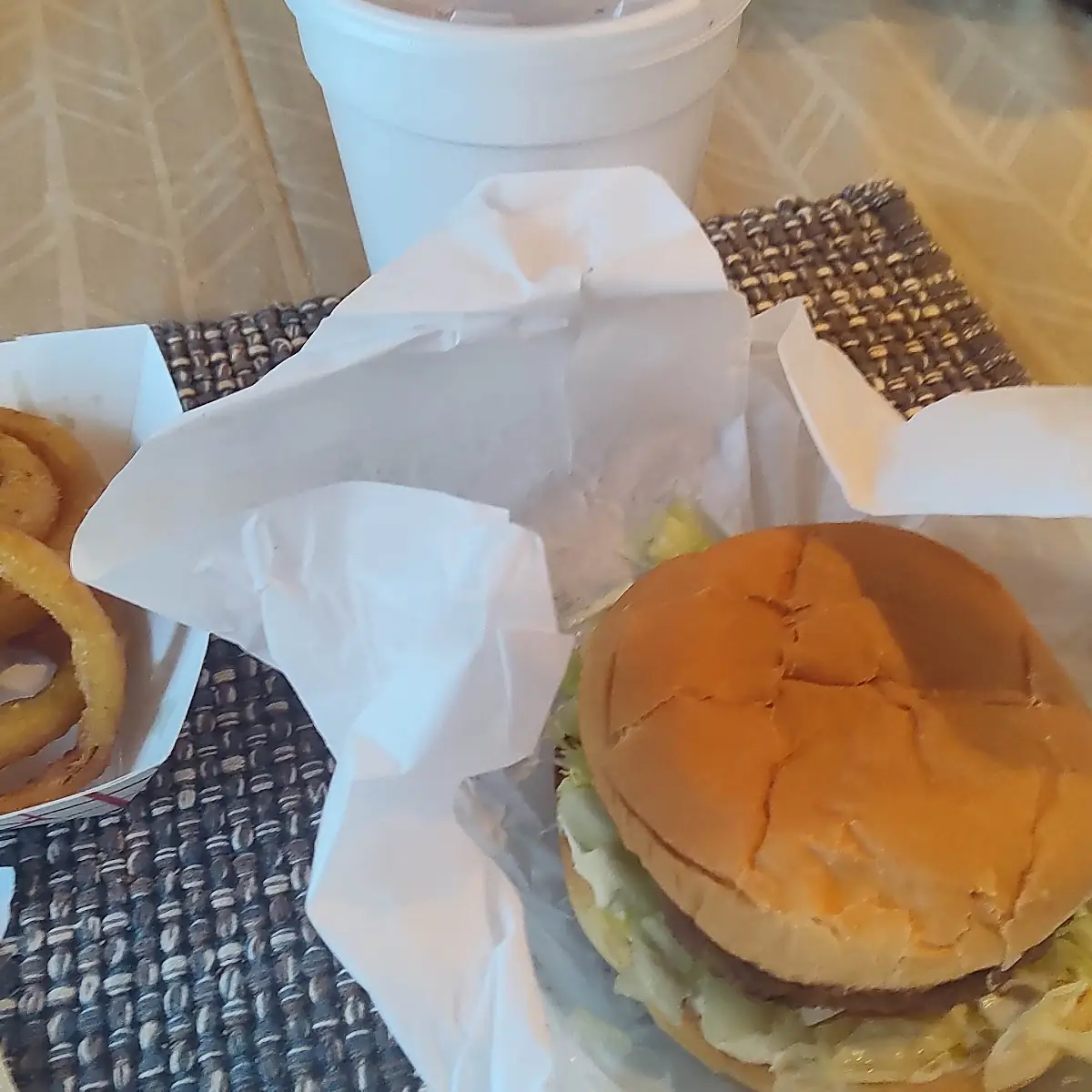 Hamburger Deluxe and Onion Ring