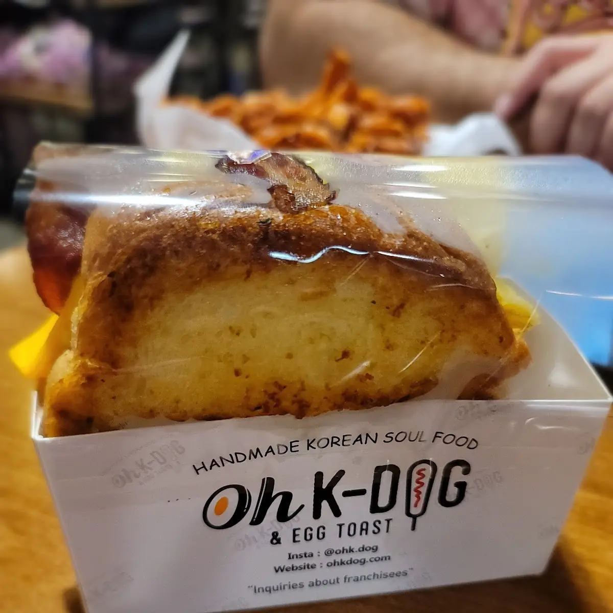 Mozza Cheddar Dog Brown