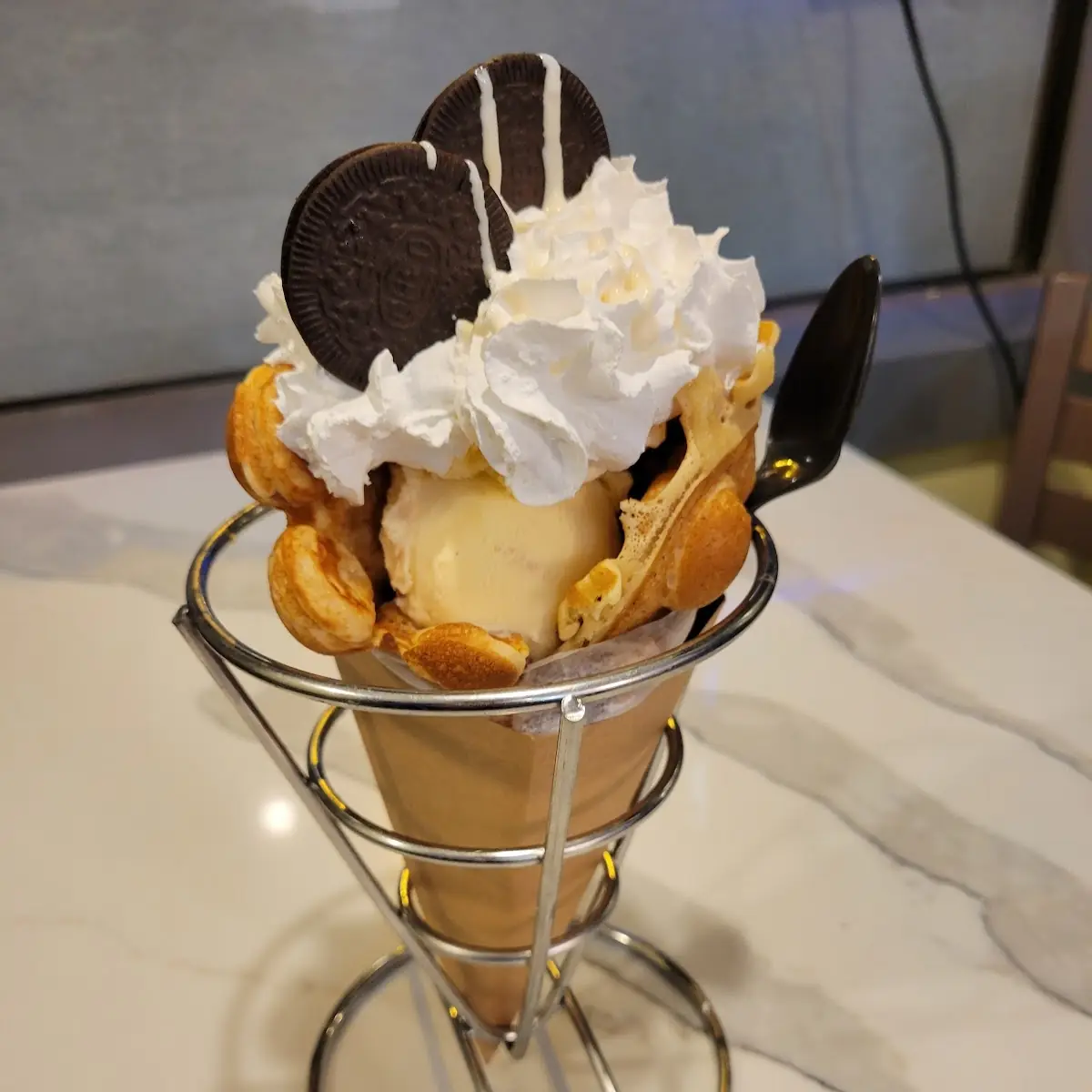 Cookies & Cream Bubble Waffle