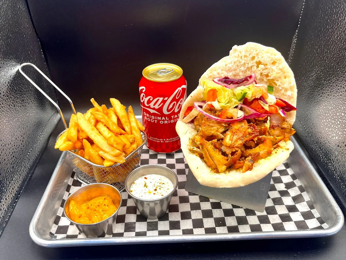Trio Doner Poulet & Boeur Ou Mix, Station Berlin