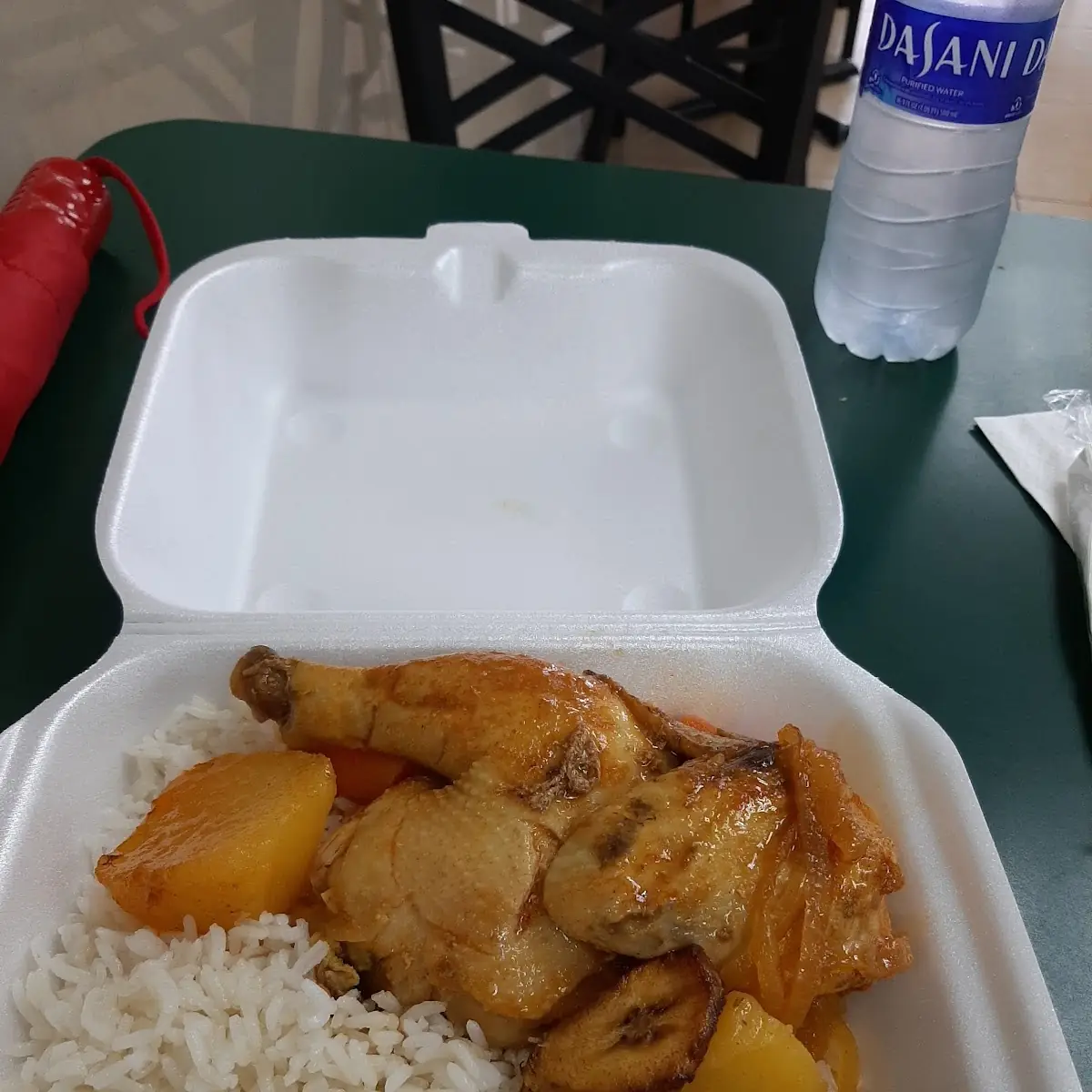 Pollo Guisado Con Arroz Blanco