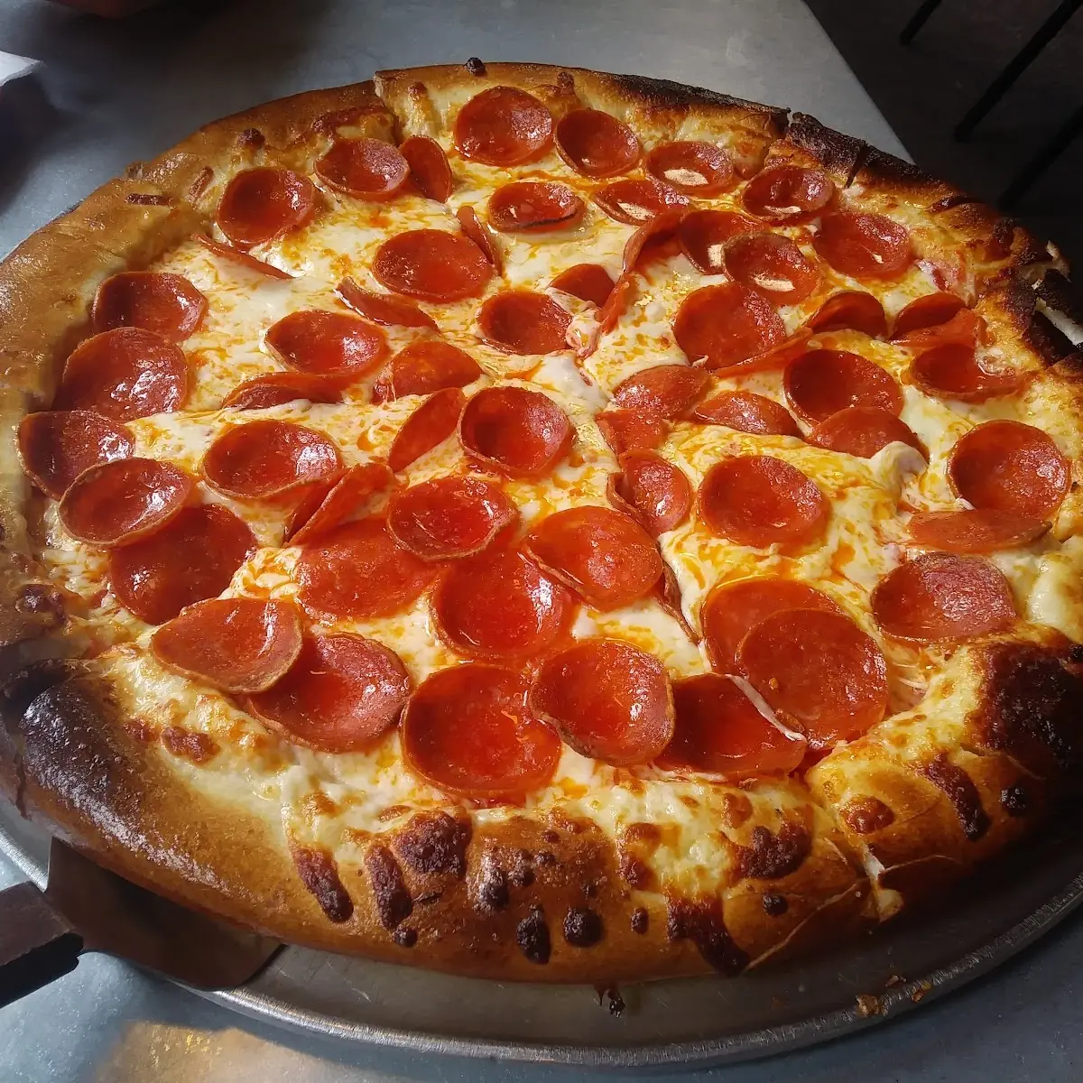 Large Pepperoni Pizza