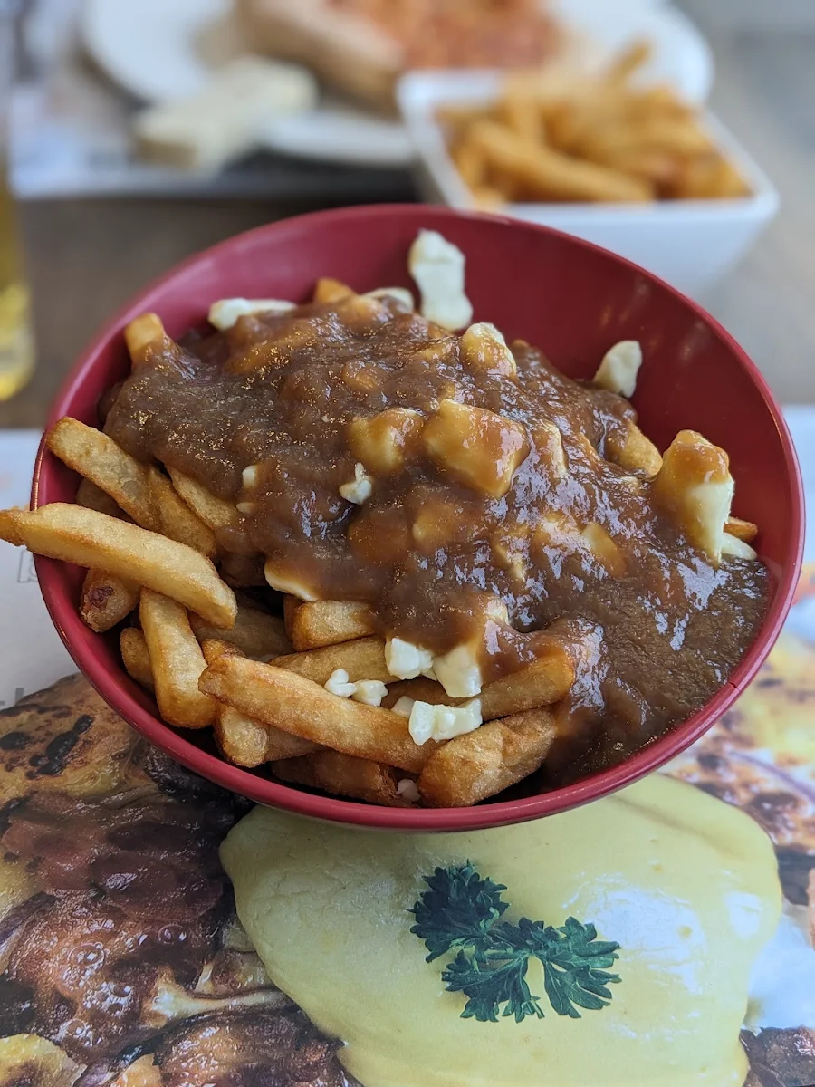 Grande Poutine Sauce Hot Chicken