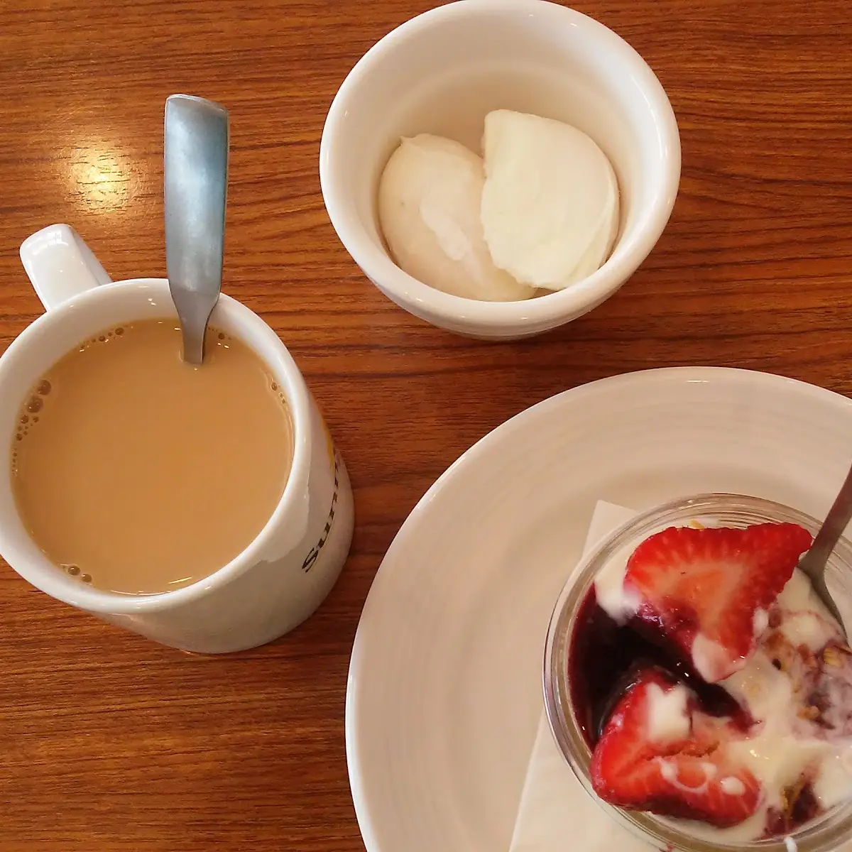 Mini Sundae & Poached Eggs