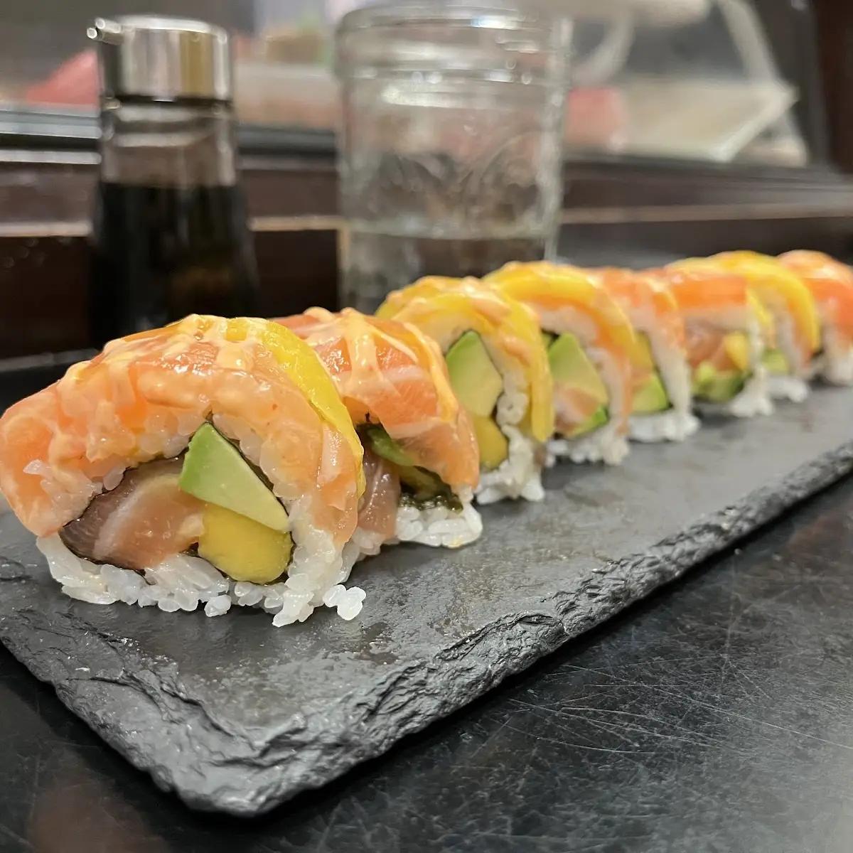 Mango Salmon Roll 8pcs