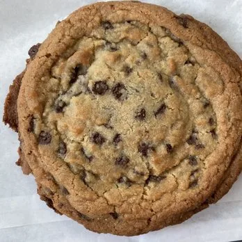 Big Ol' Chocolate Chip Cookie