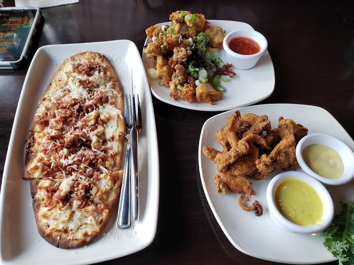 Chicken Lips Flatbread Pizza Calamari