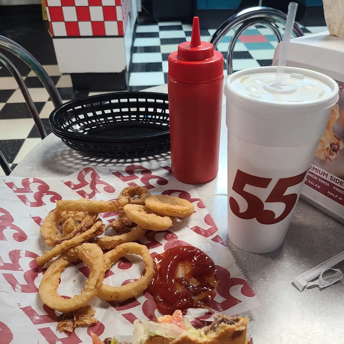 Andy's Cheeseburger with Onion Rings