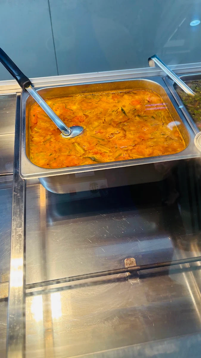 Highlights, Harin Curry House