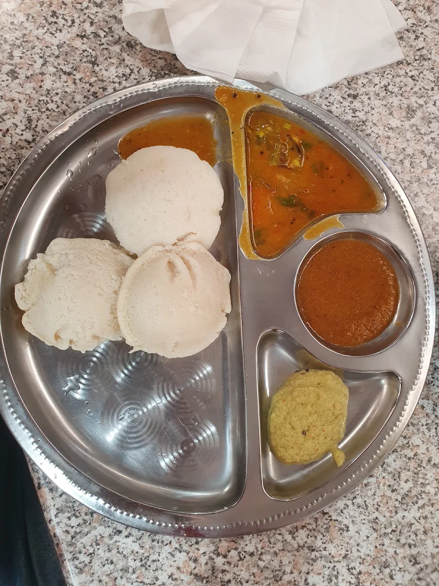 Thattu Idli, Harin Curry House