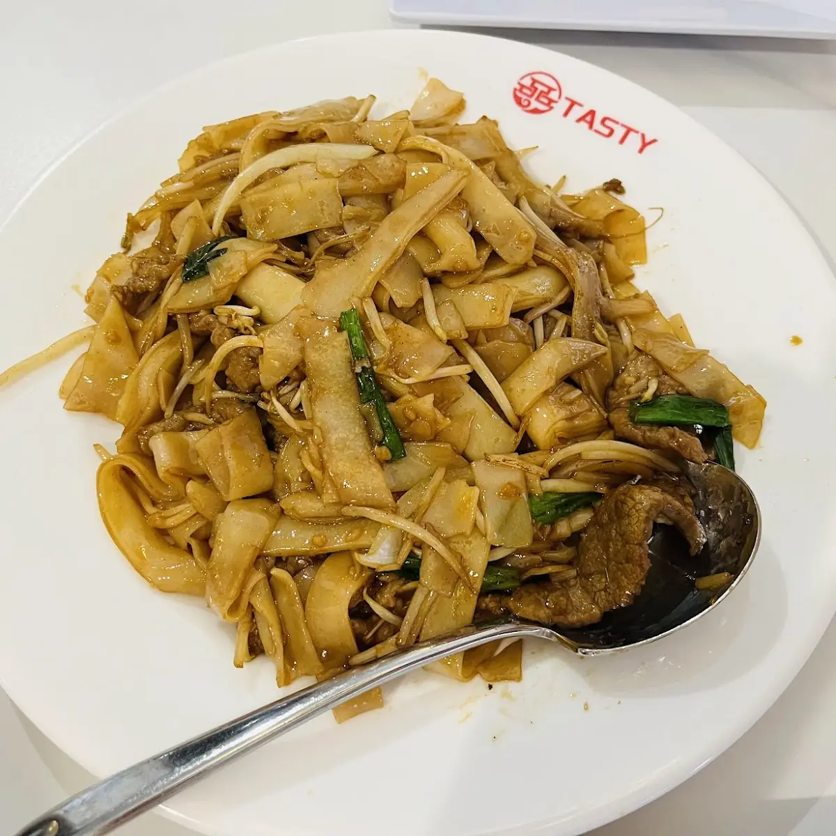 Dry-Fried Beef Flat Rice Noodles