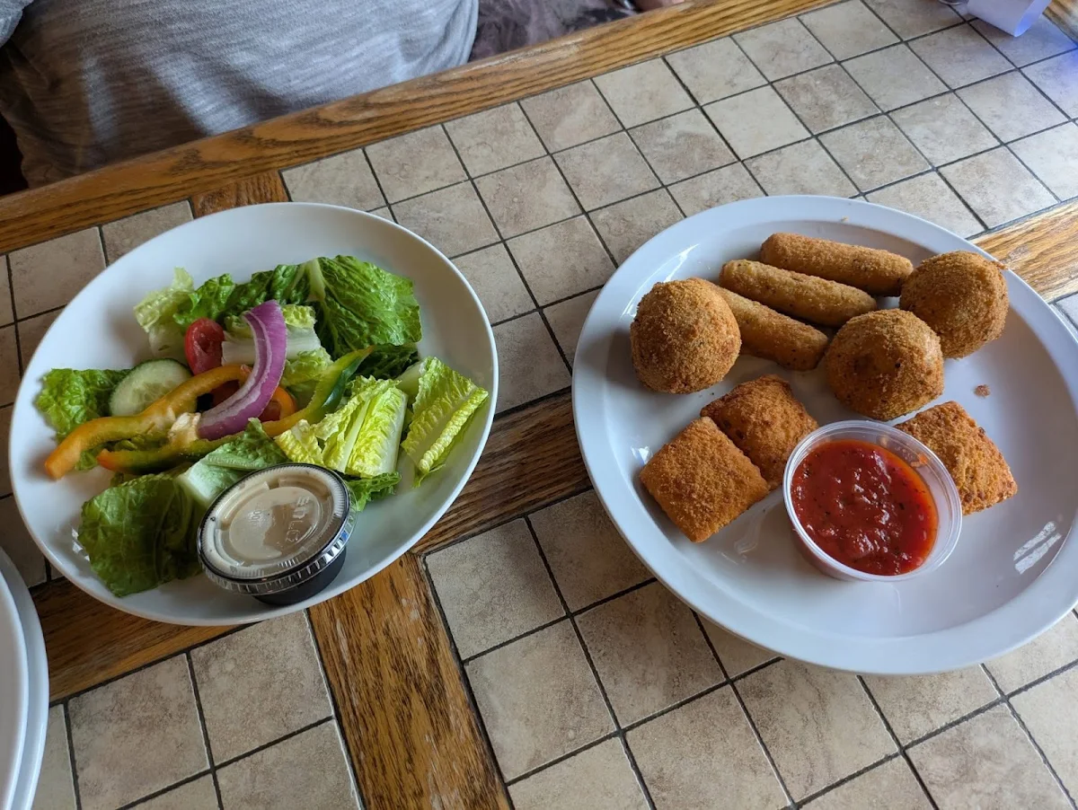 Soup & Salad w Bread