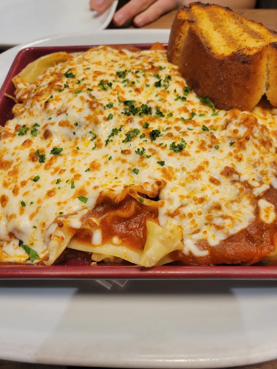 Boston's Lasagna, Boston Pizza