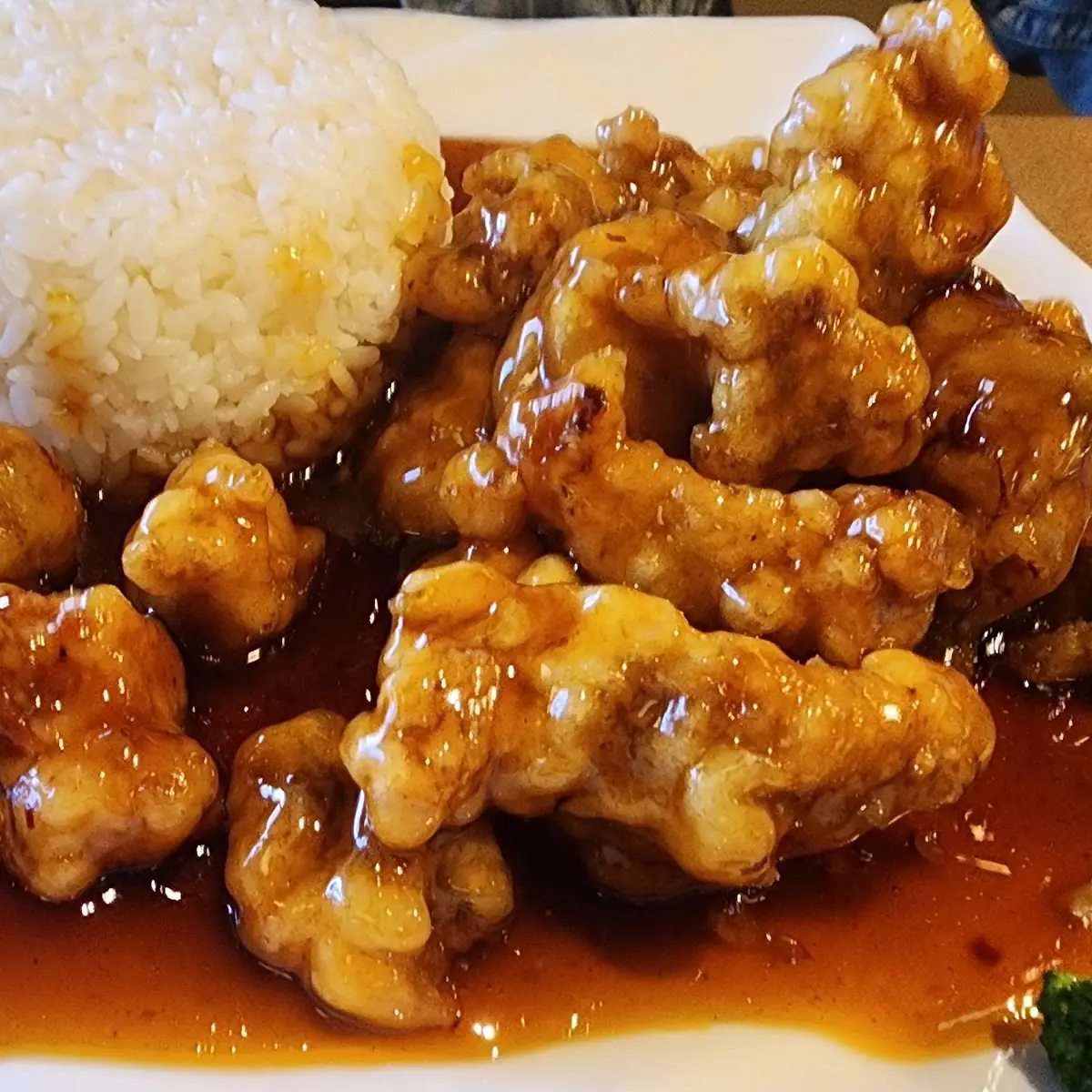 General TSO's Chicken with White Rice