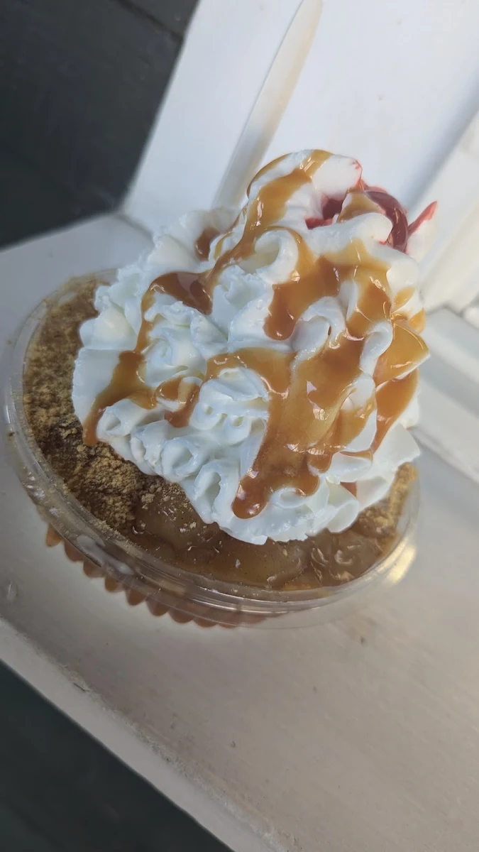 Warm Apple Pie Sundae