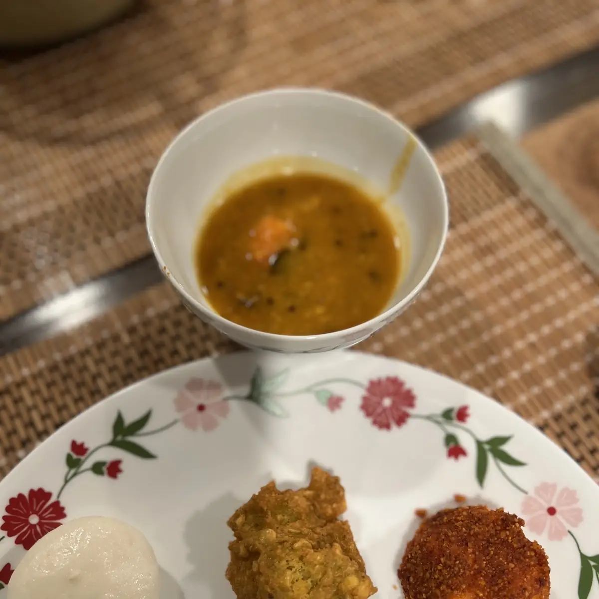 Idli Vada Sambhar
