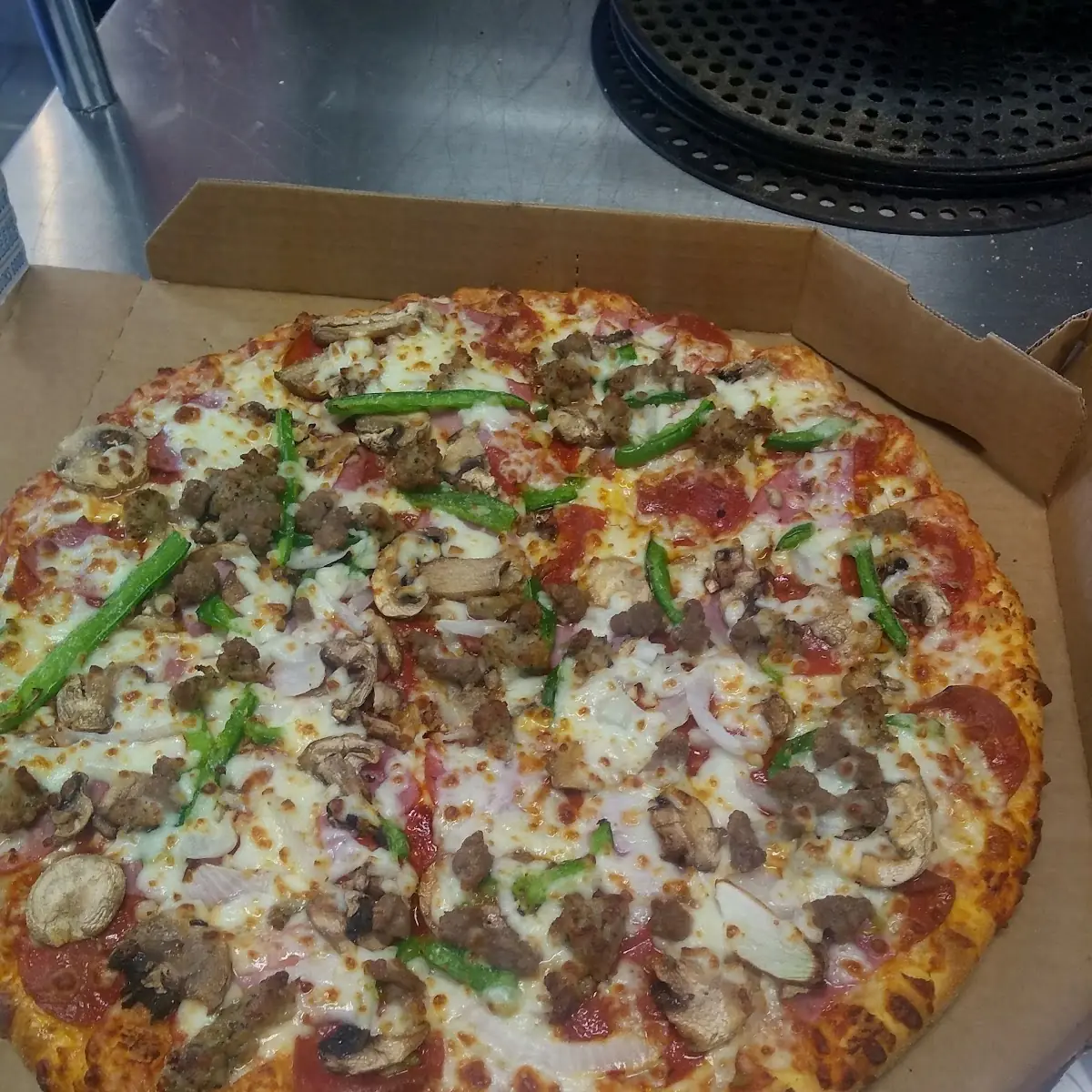 Supreme Pizza Margherita