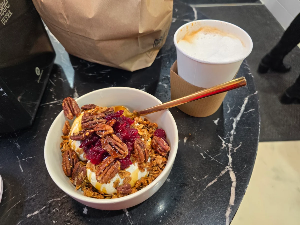 Mulled Cranberry Yogurt Bowl