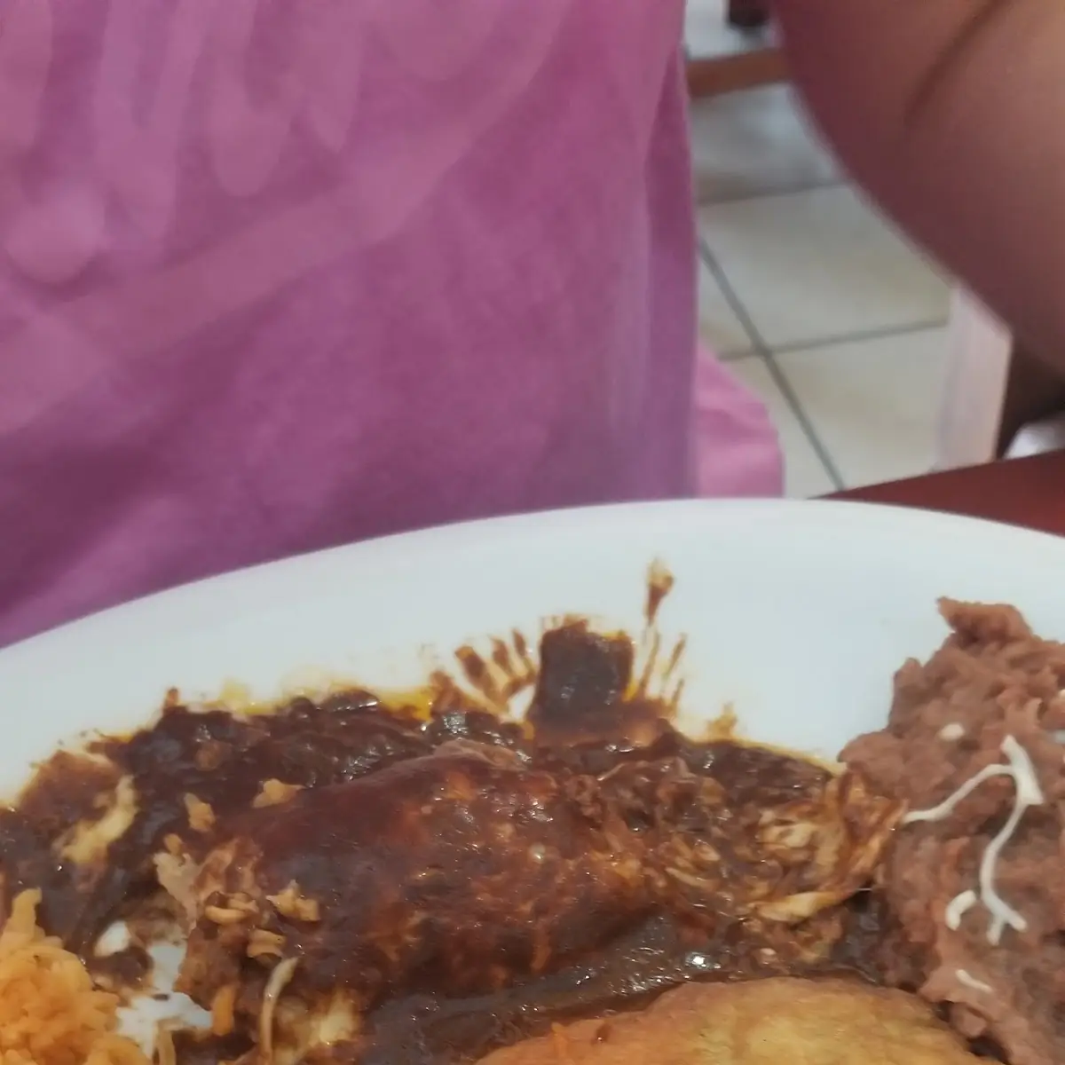 Chiles Relleno Y Enchilada De Mole Poblano