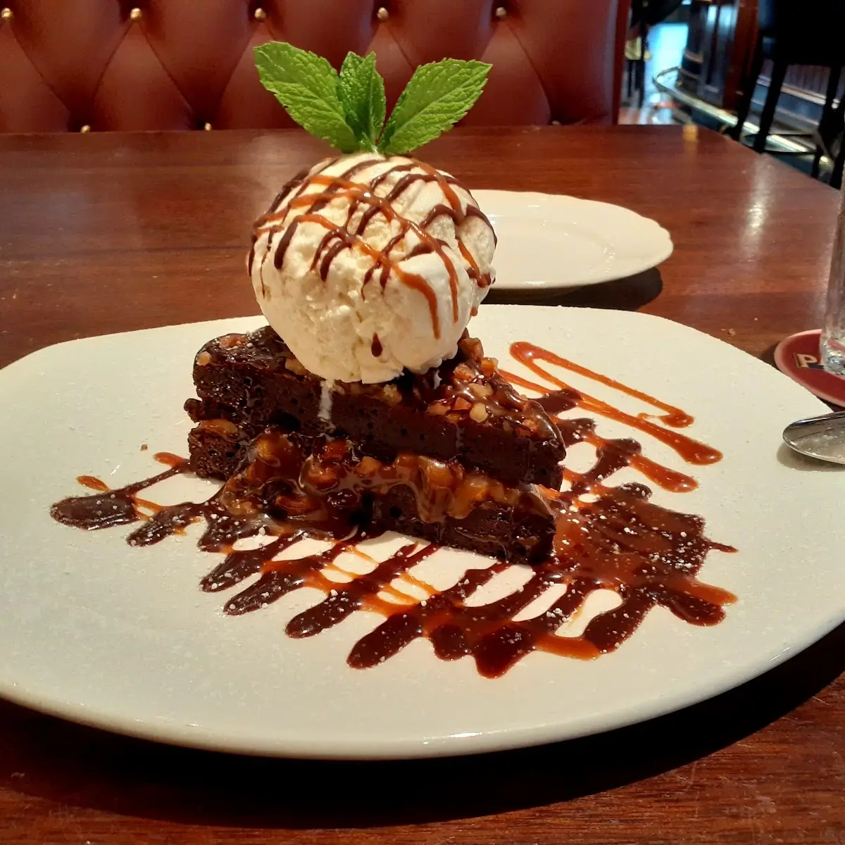 Hit Fudge Brownie Sundae