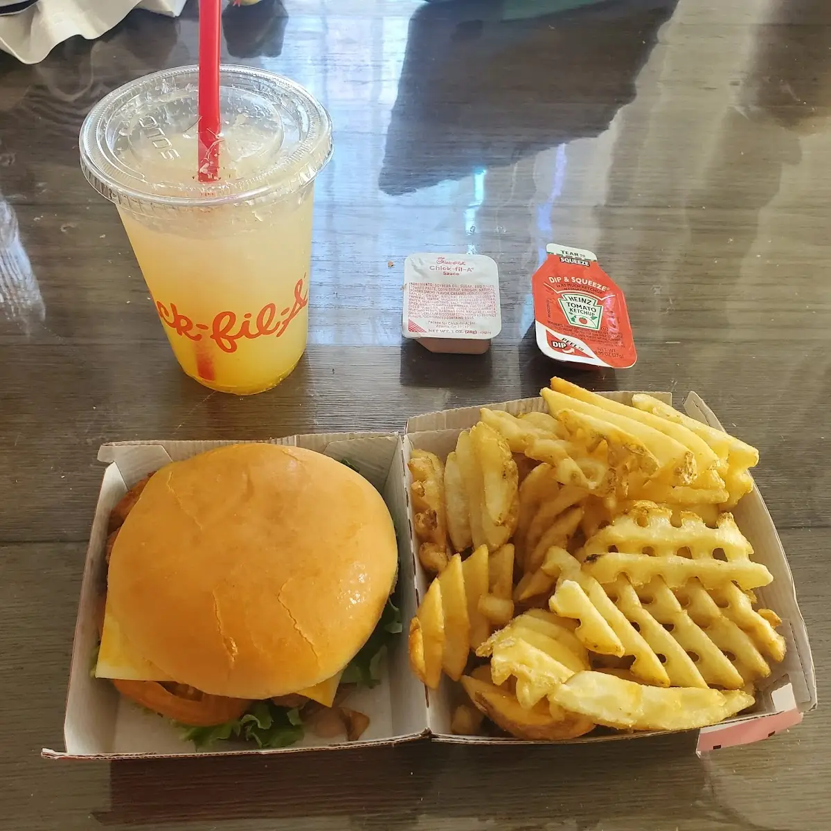 Deluxe Chicken Sandwich Combo