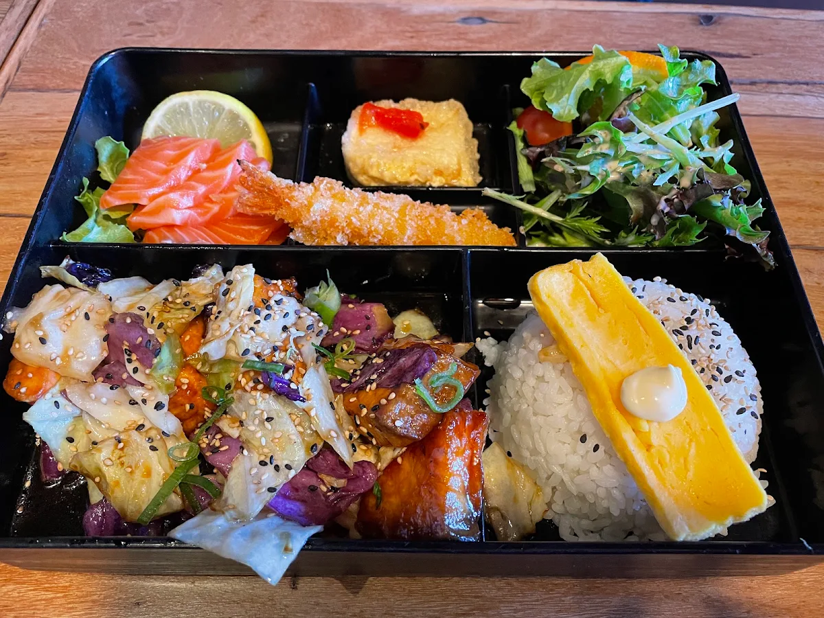 Highlights, Akira Sushi