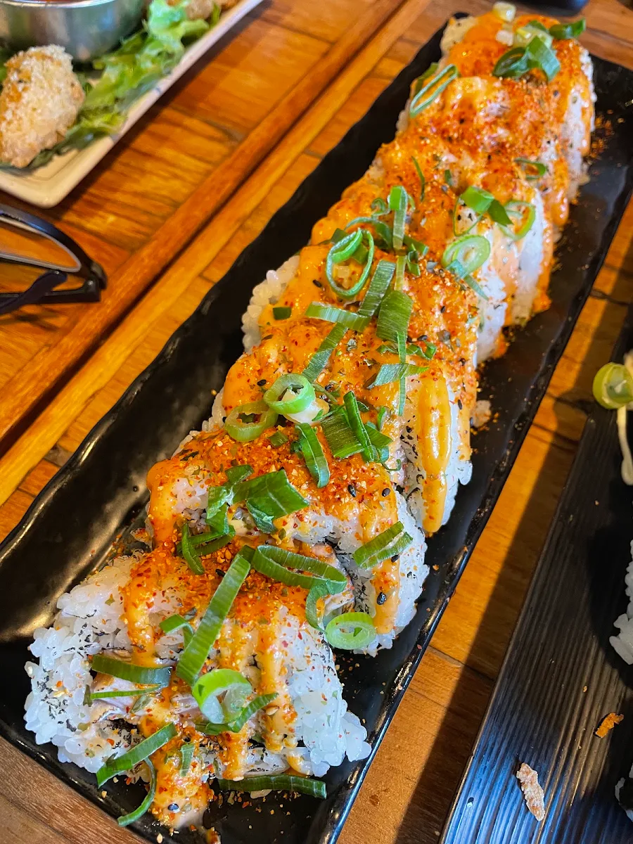 Spicy Salmon Roll, Akira Sushi