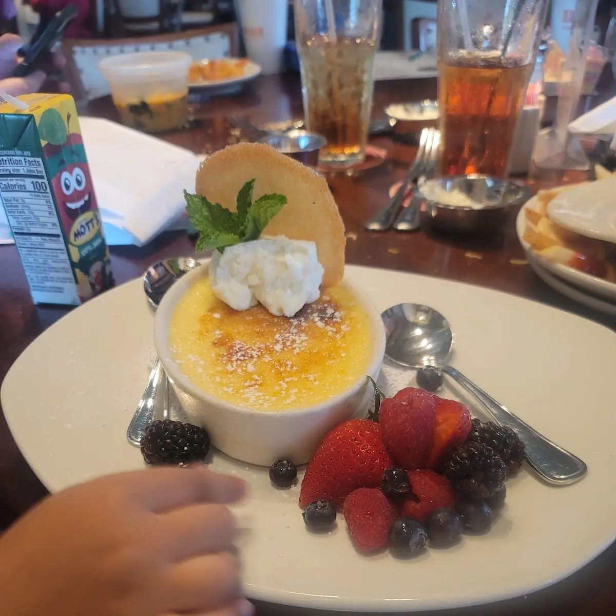 Crème Brulée with Fresh Fruit