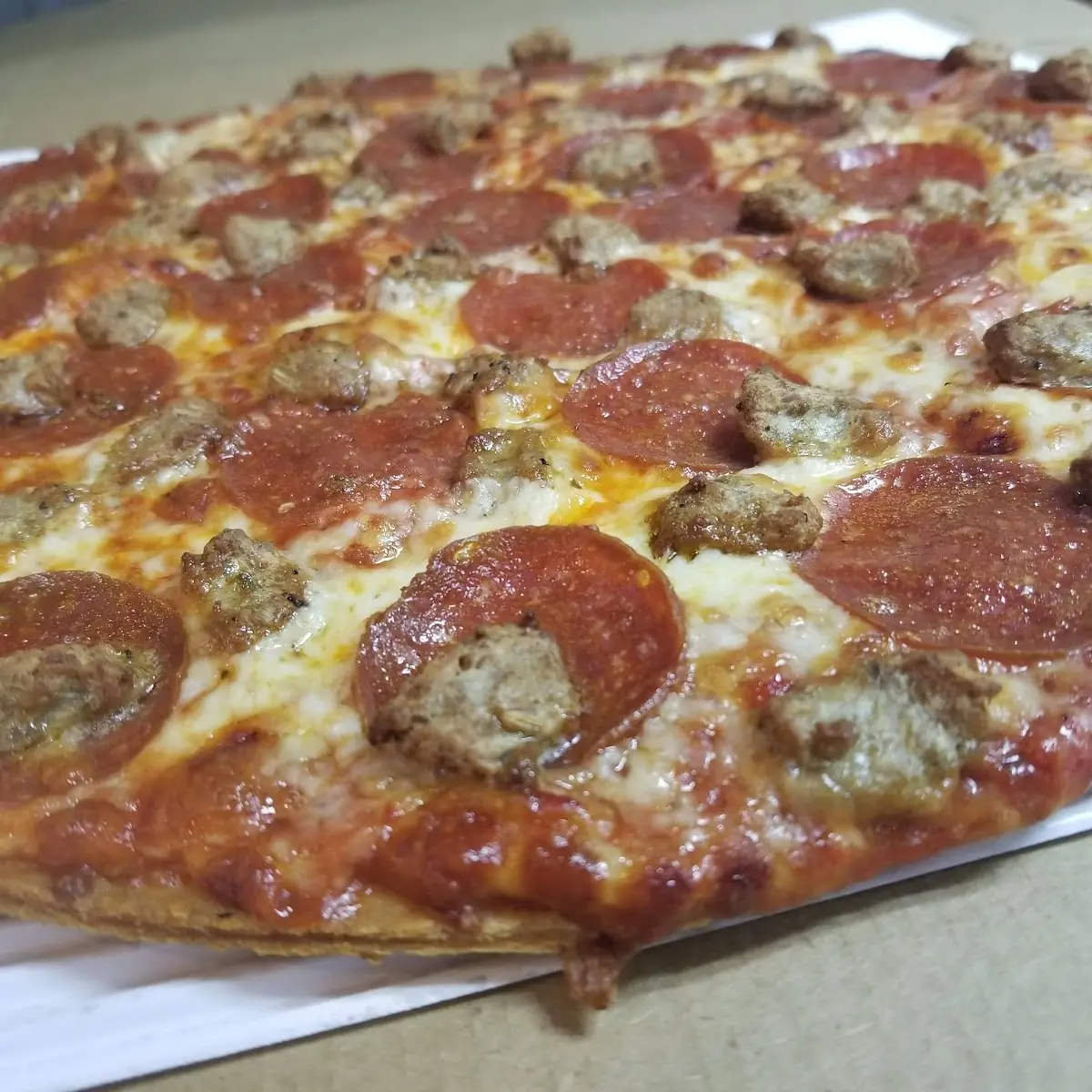 Thin Crust Pizza