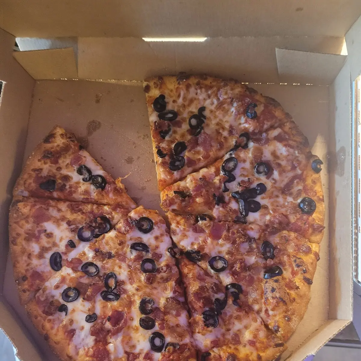 Pizza Poorly Cut