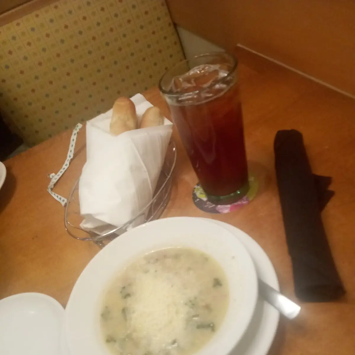 Never-Ending Soup Salad & Breadsticks