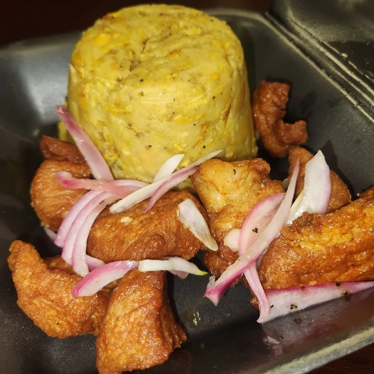 Carne Frita Con Mofongo