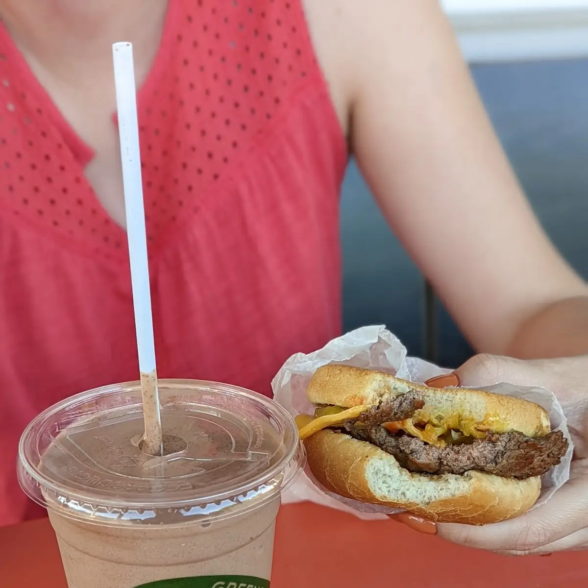 Milkshake De Chocolate E Cheeseburger Bacon, Wood's Snack Bar
