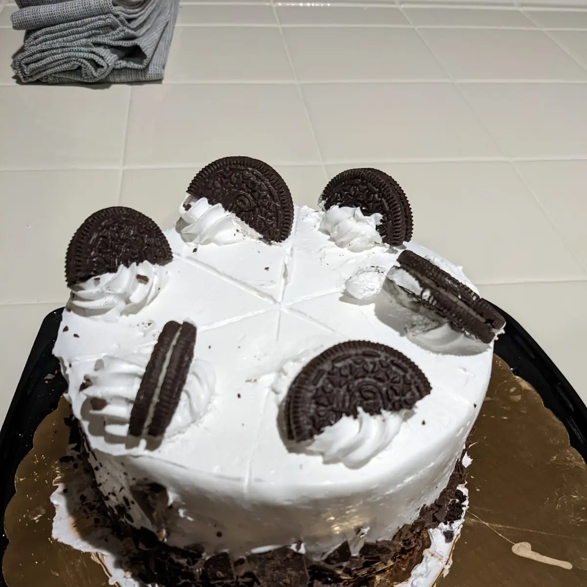 Oreo Cookies and Cream Cake