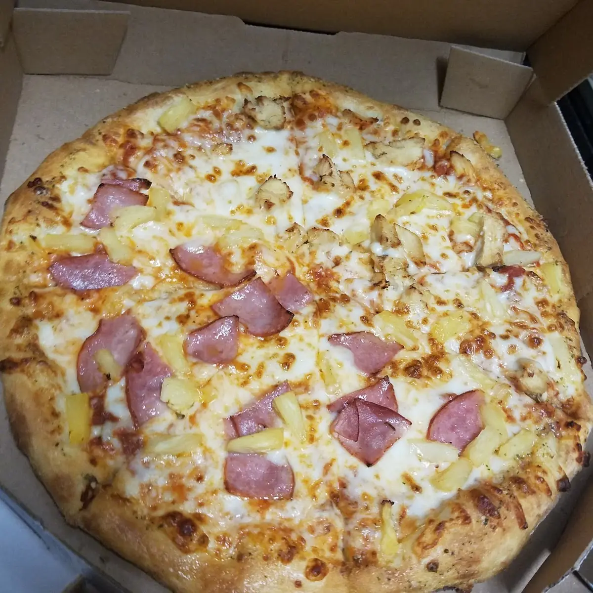 Hawaiian Pizza